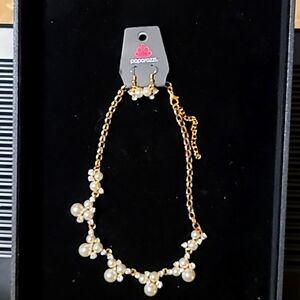 Necklace and earring set